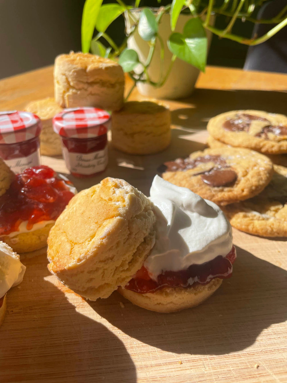 Scone-gluten-free-vegan-jam-cream