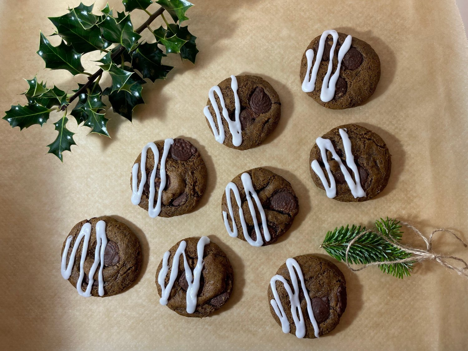 Winter-spiced-cookies-bakground-gluten-free-vegan